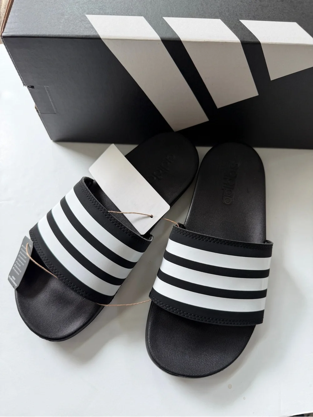🆕 ADIDAS Unisex Comfort Sandal Slides